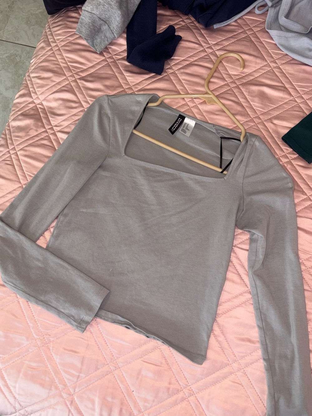 H&M Women’s Long-Sleeve Square Neck Top in Light Gray